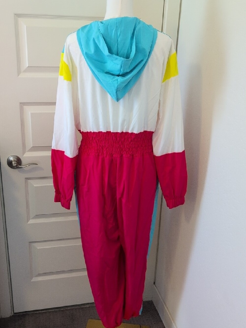 80s 90s Tracksuit Costume Jumpsuit Windbreaker Style with Accessories Colorblock - Picture 4 of 16